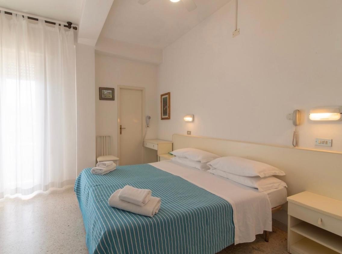 Hotel Miro Каттолика Экстерьер фото