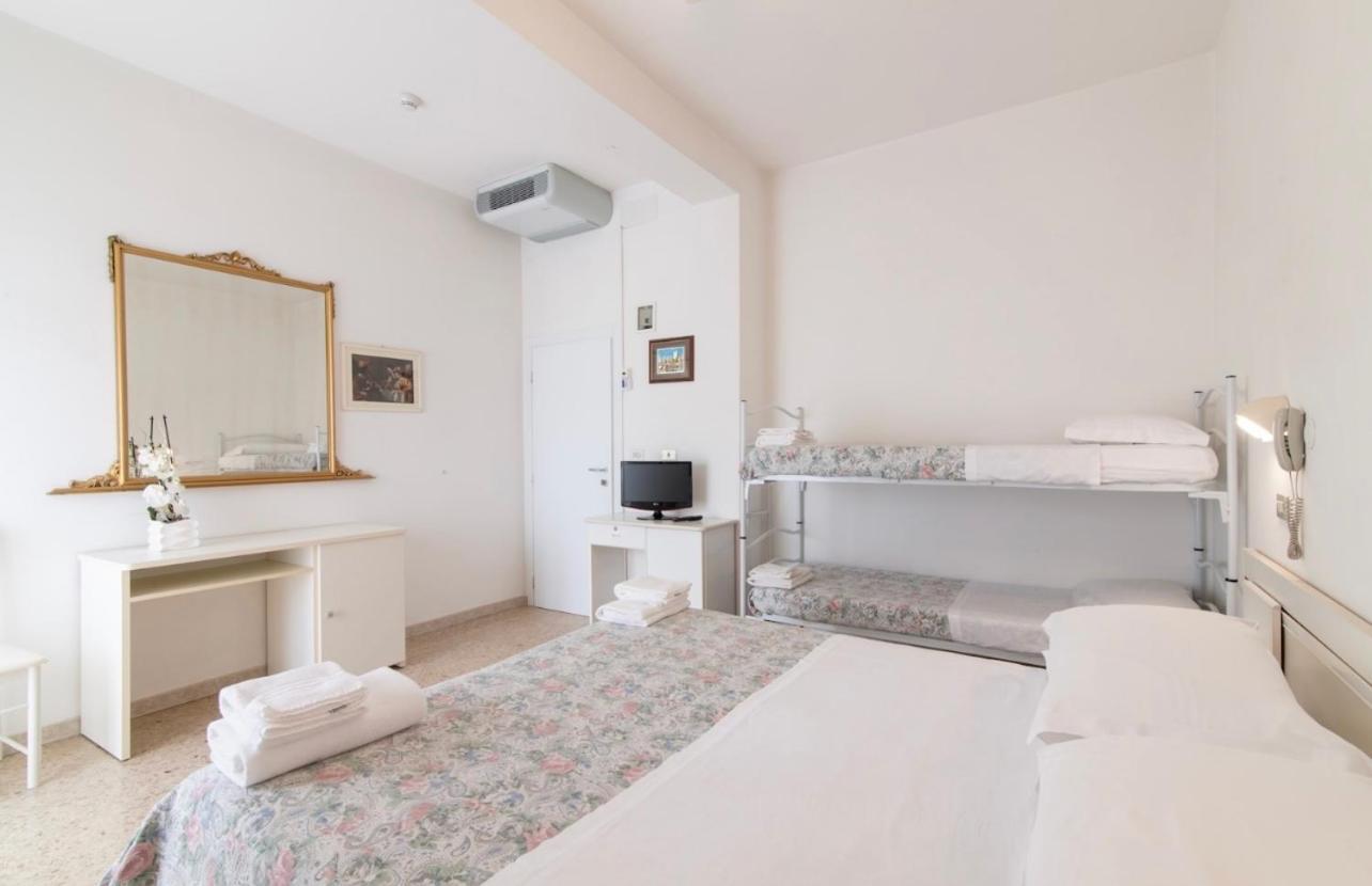 Hotel Miro Каттолика Экстерьер фото