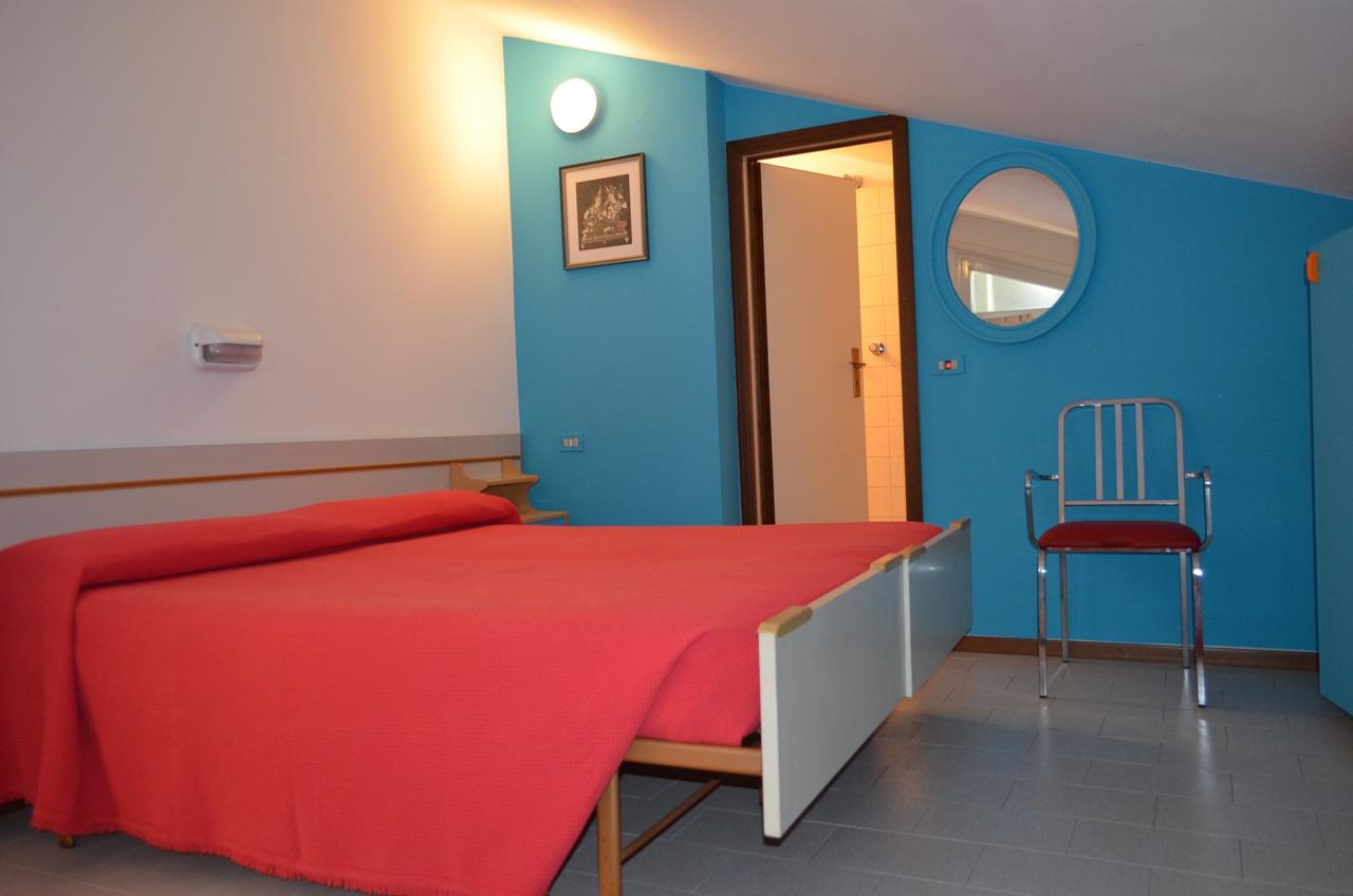 Hotel Miro Каттолика Экстерьер фото
